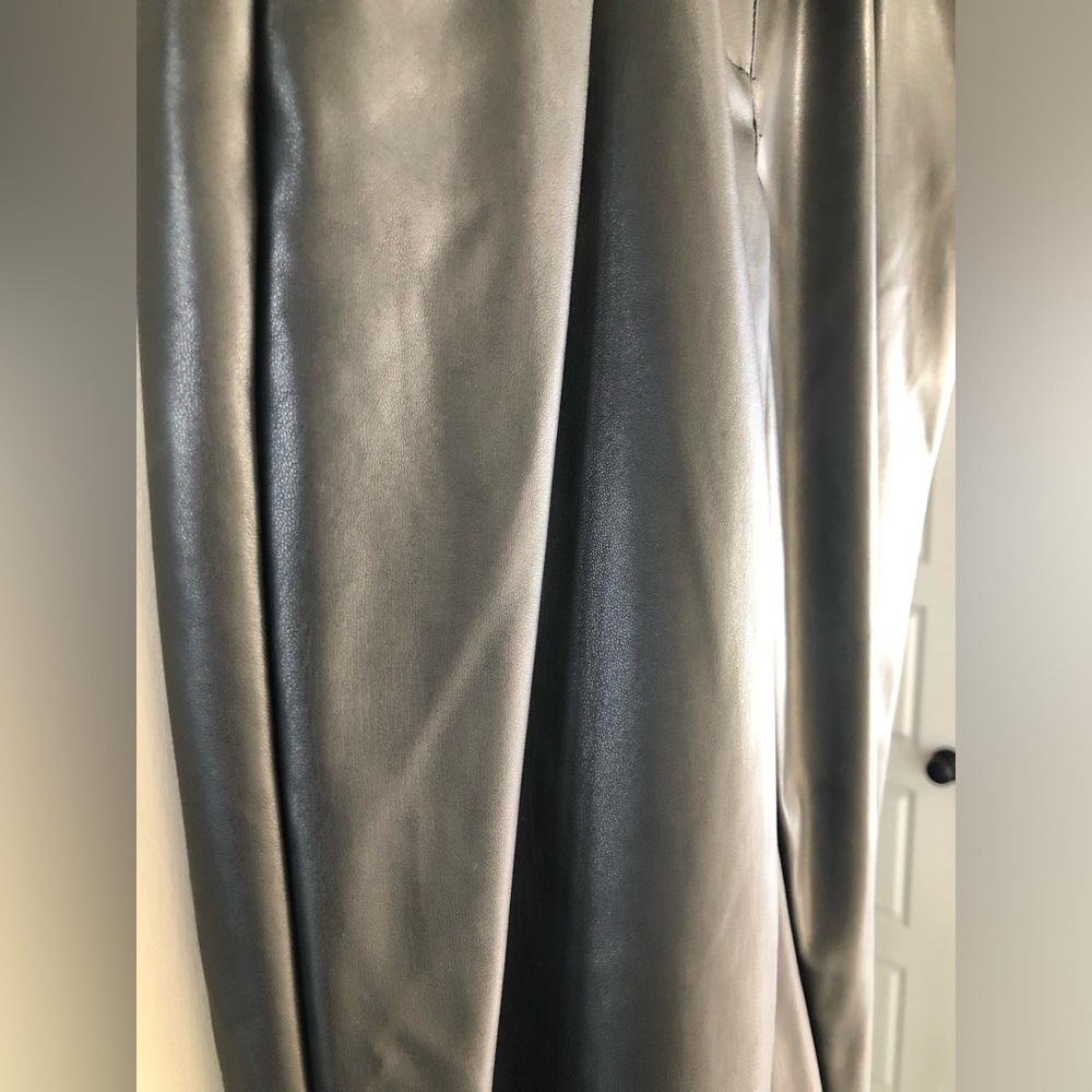 Vegan leather paperbag pants - Picture 5 of 5
